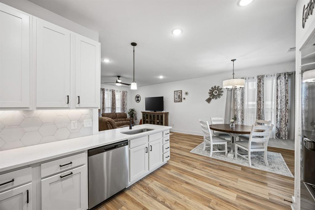 10856 Eva Mae Blvd. Grand Prairie, TX 76065 - Photo 5 of 19