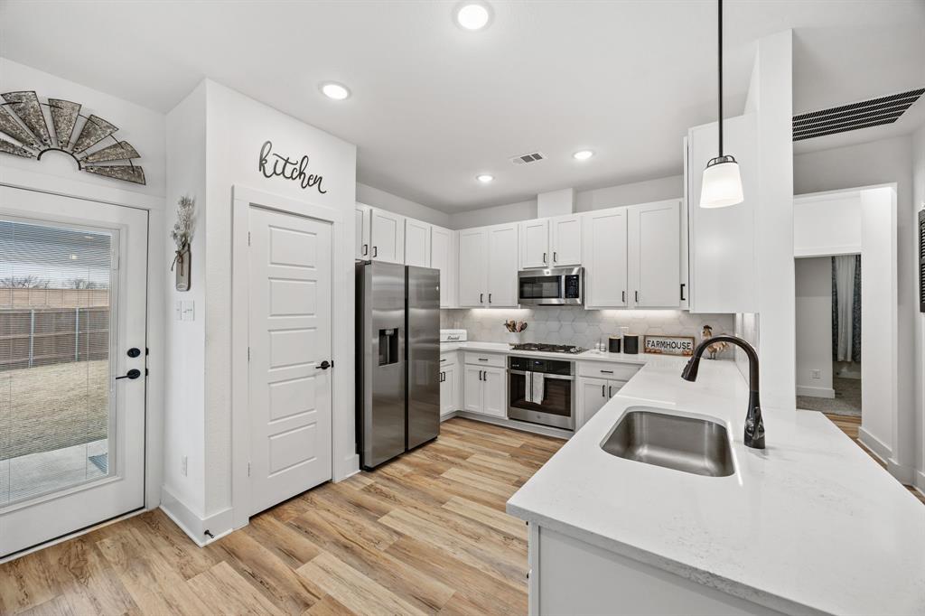 10856 Eva Mae Blvd. Grand Prairie, TX 76065 - Photo 6 of 19