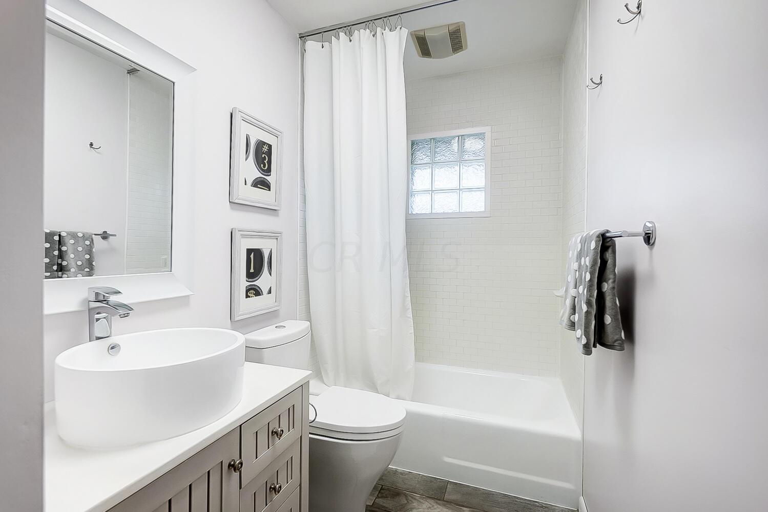 3071 North Star Road Columbus, OH 43221 - Photo 23 of 48 50044125-031_web