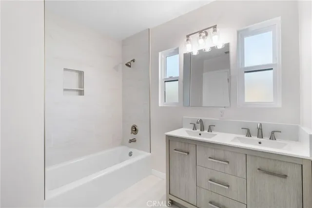 $4,000 | 14724 Strathern Street, Panorama City, CA 91402