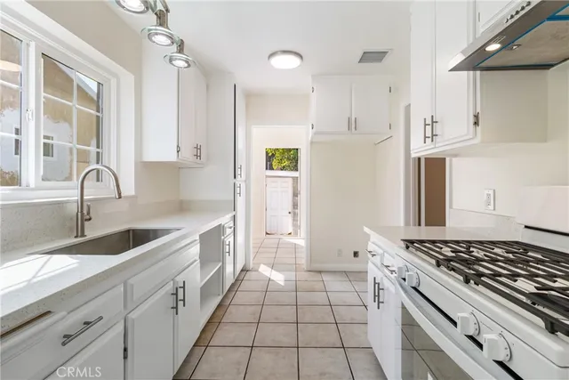 $4,000 | 14724 Strathern Street, Panorama City, CA 91402