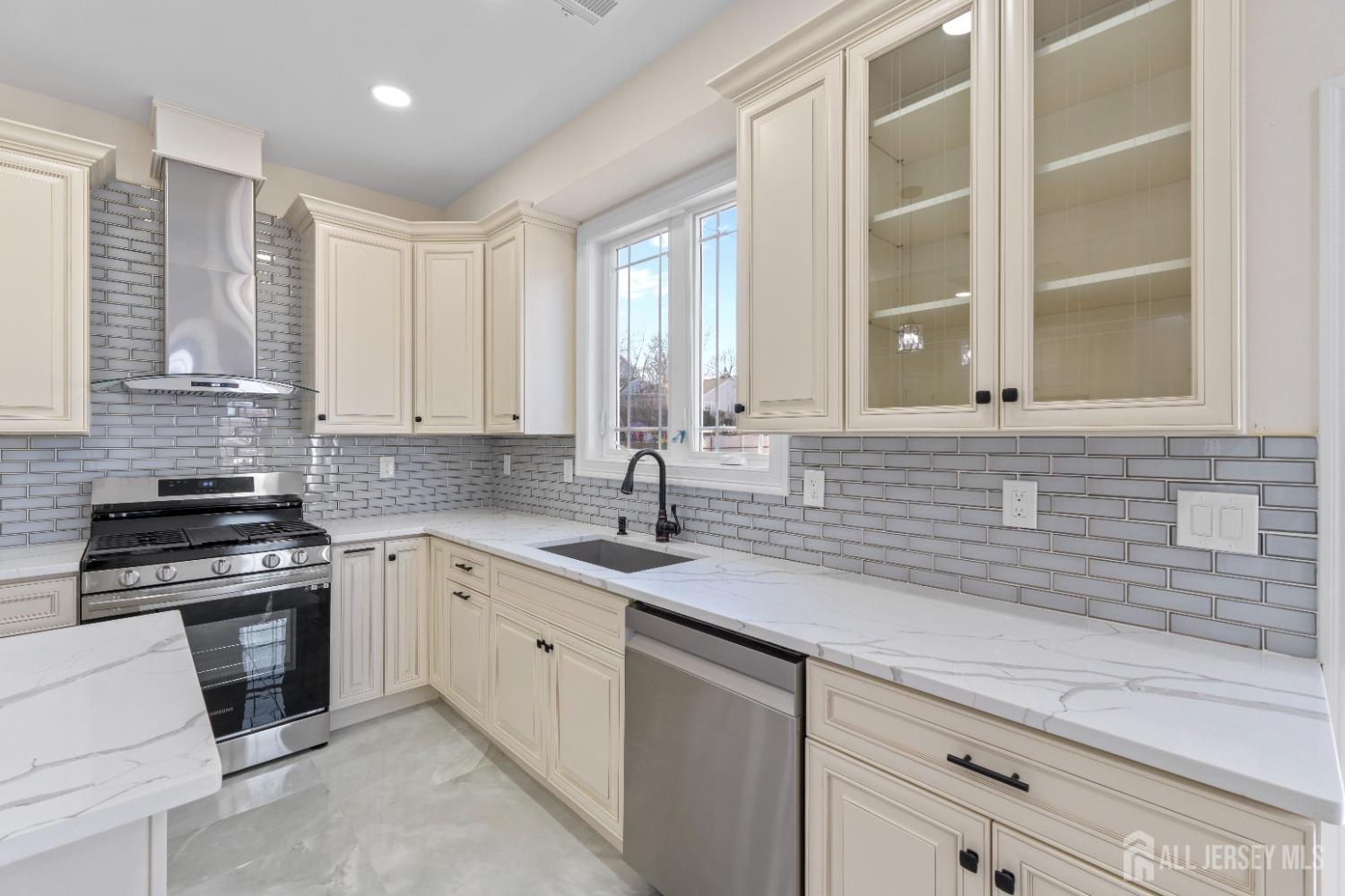 25 Windsor Road Edison, NJ 08817 - Photo 8 of 47