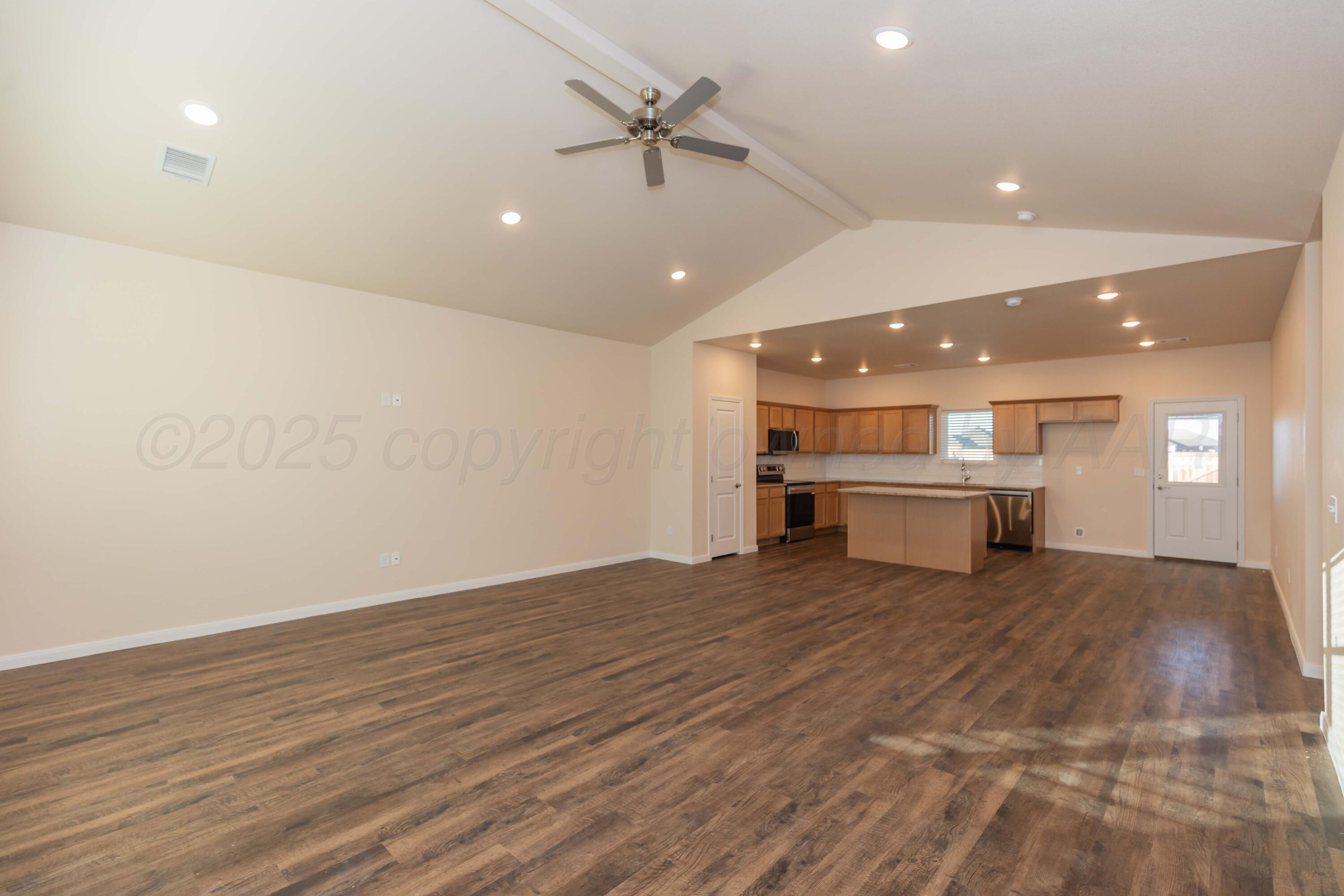 7512 Beck Drive Amarillo, TX 79119 - Photo 6 of 30 LIVING ROOM