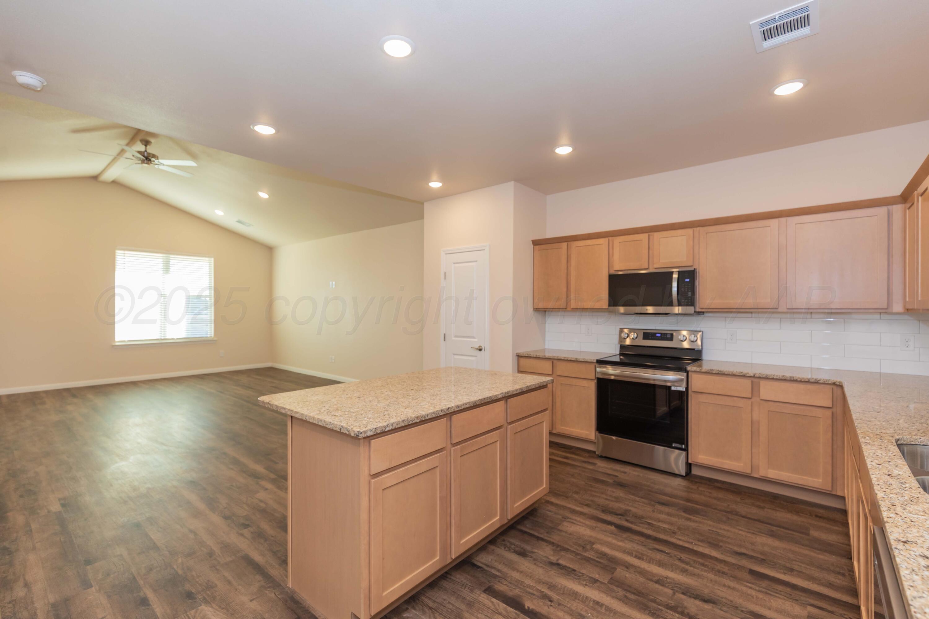 7512 Beck Drive Amarillo, TX 79119 - Photo 10 of 30 KITCHEN