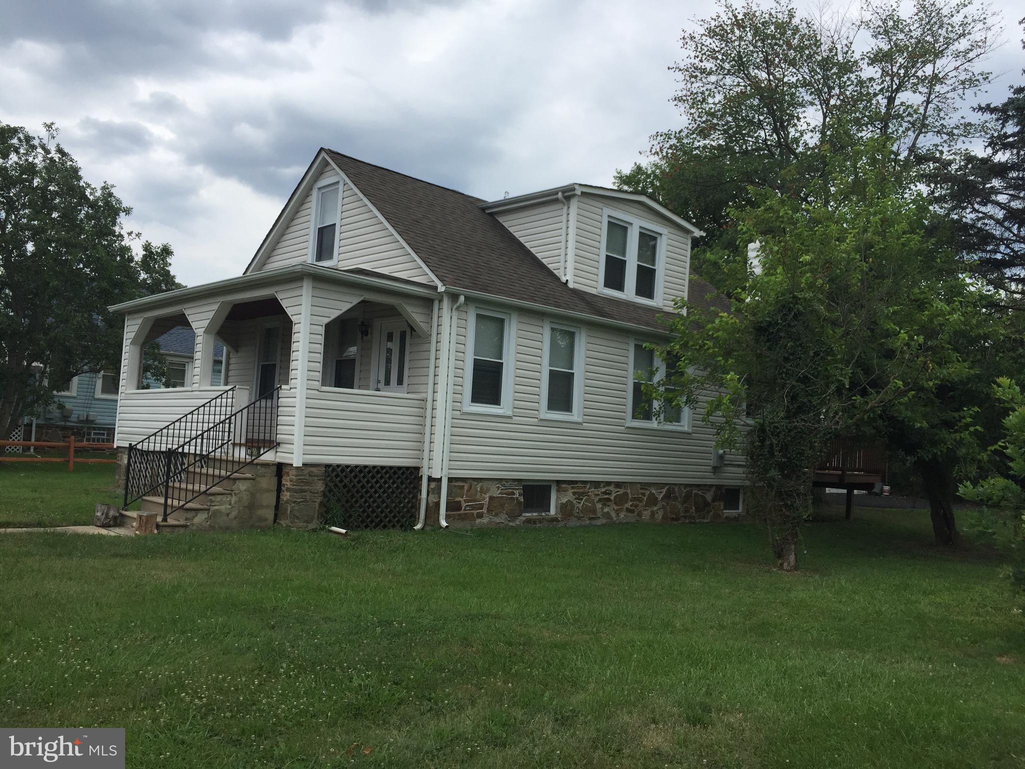 7327 Windsor Mill Road Baltimore, MD 21244 - Photo 3 of 28 Exterior front/side view
