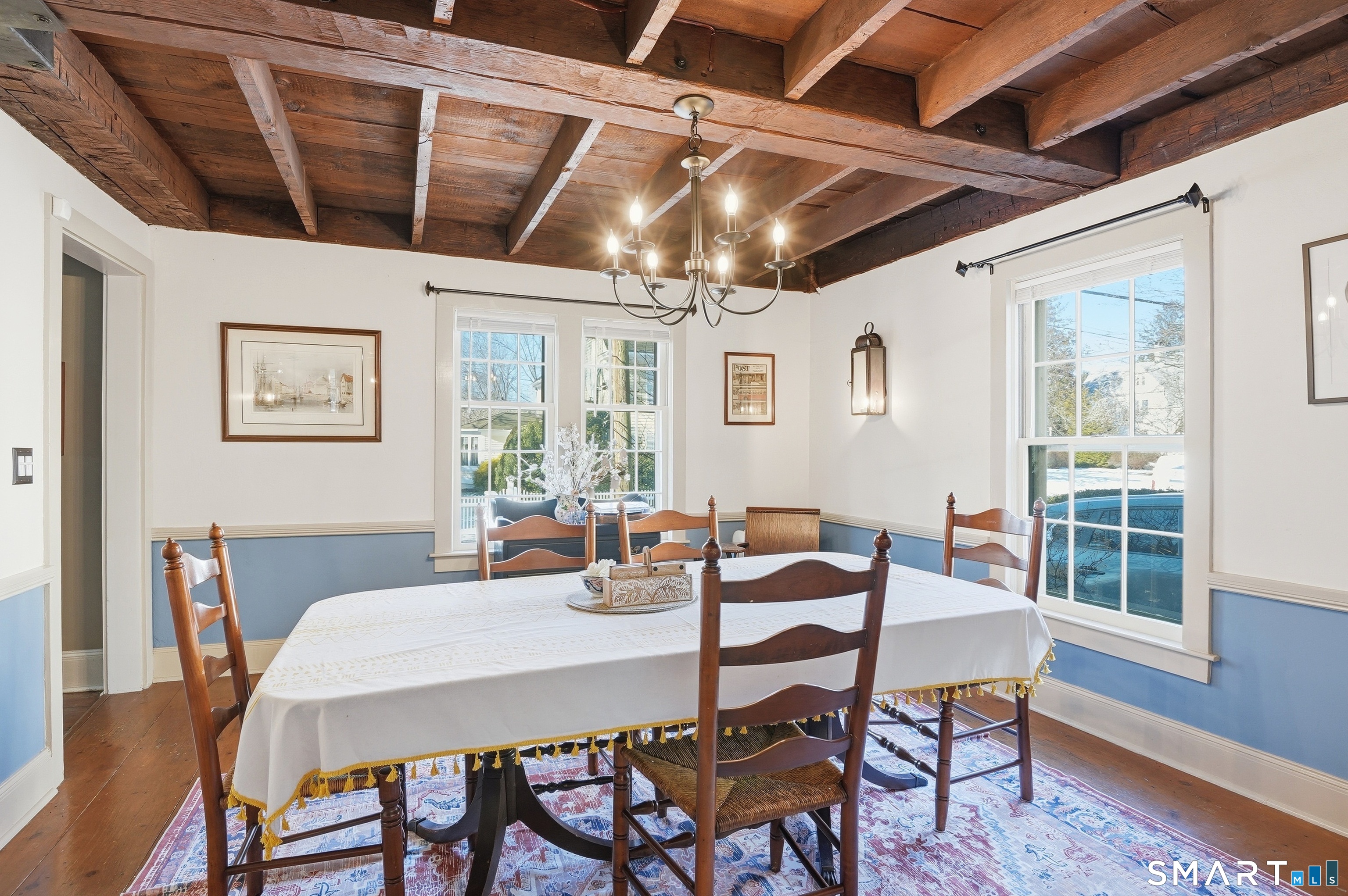 417 Washington Street Norwich, CT 06360 - Photo 6 of 40 a dining room with furniture and window