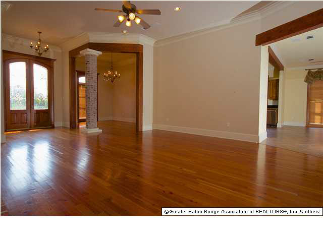 3136 Pleasant Point Boulevard Baton Rouge, LA 70810 - Photo 3 of 27 Gallery Image 3