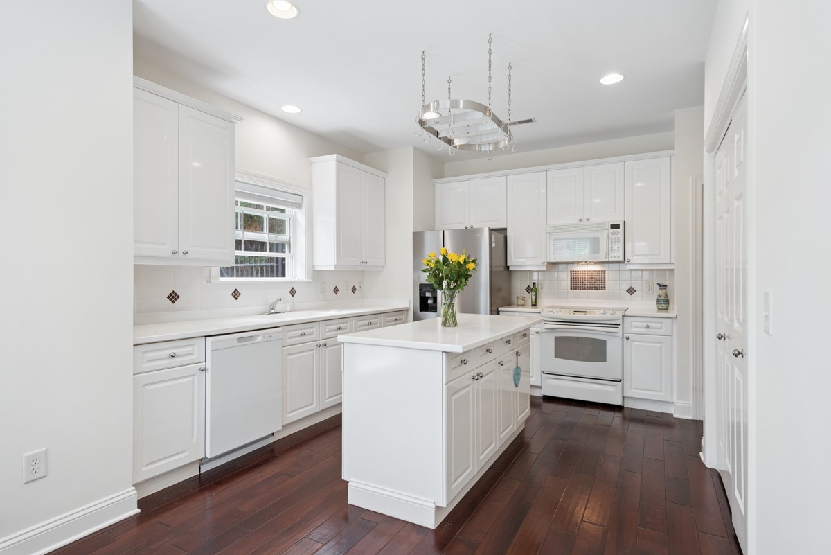 640 Springlake Drive Franklin, TN 37064 - Photo 9 of 36