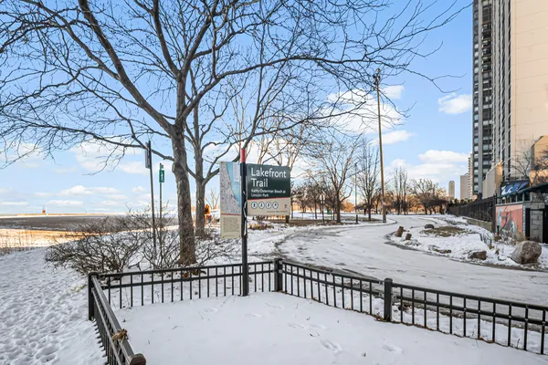 $1,650 | 5757 North Sheridan Road, Unit 15G, Chicago, IL 60660