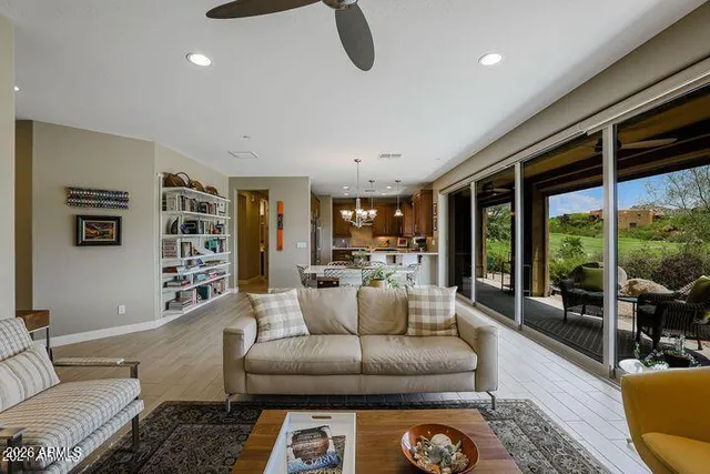 $877,500 | 10260 East White Feather Lane, Unit 1041, Scottsdale, AZ 85262