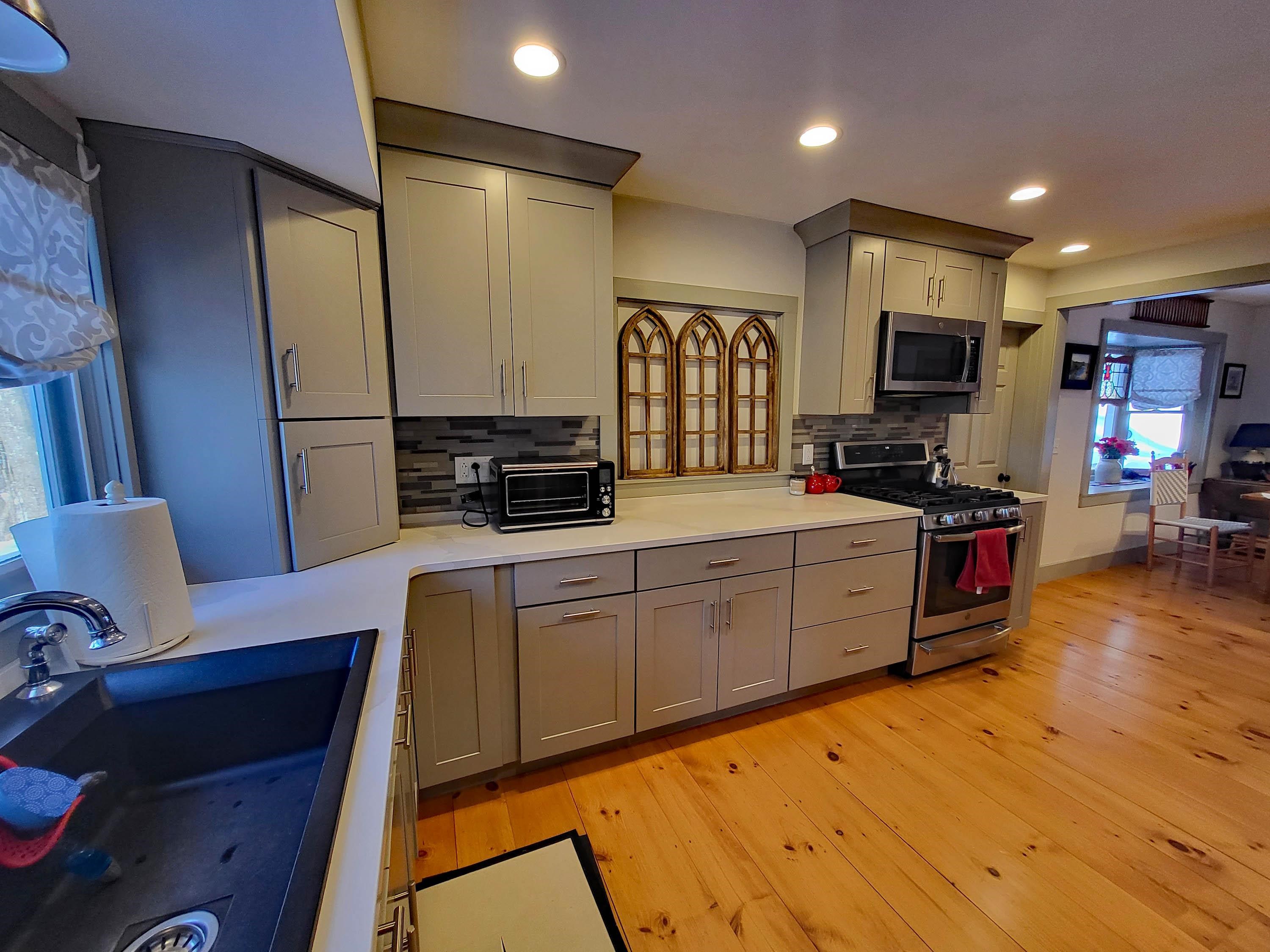 4 Robin Hill Road Townshend, VT 05353 - Photo 3 of 30