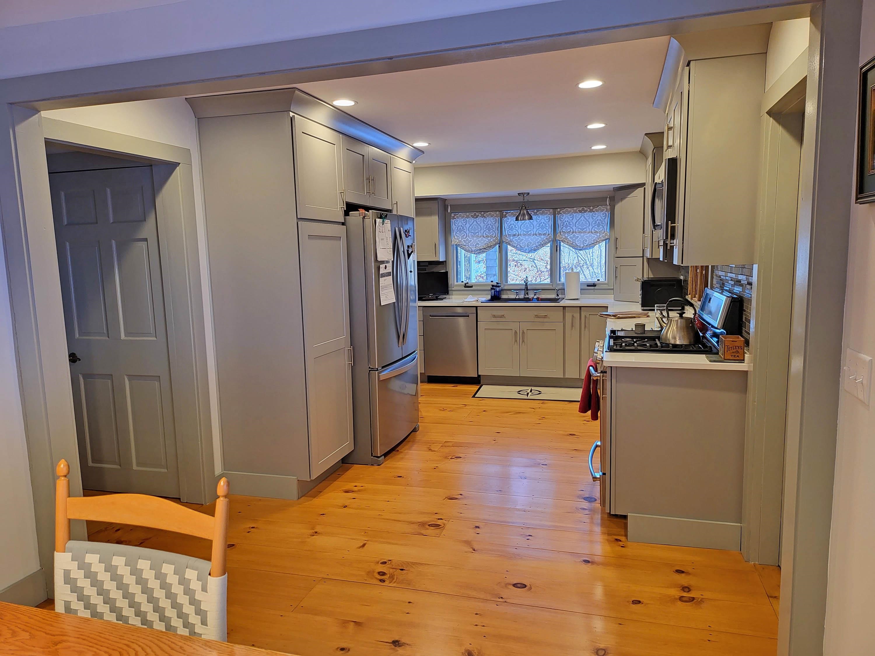 4 Robin Hill Road Townshend, VT 05353 - Photo 4 of 30