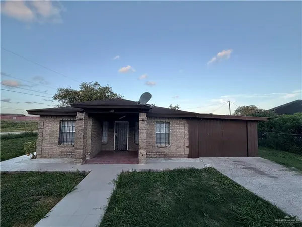 $1,300 | 204 Ramon Private Road, Mission, TX 78572