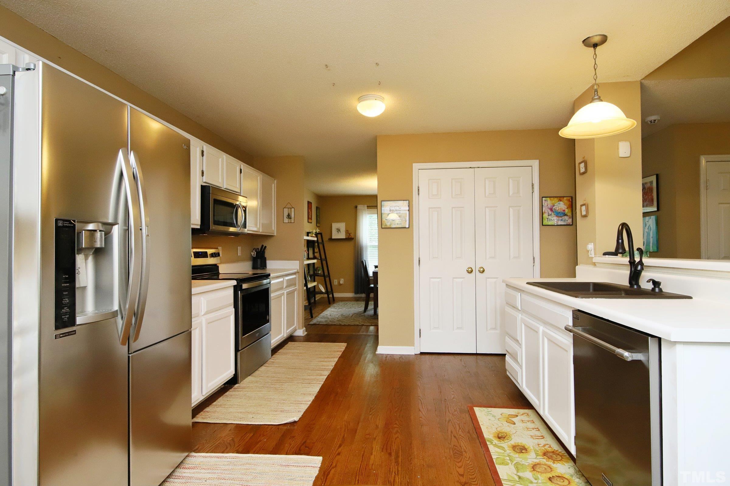 212 Rattan Bay Drive Raleigh, NC 27610 - Photo 6 of 27 Gallery Image 6
