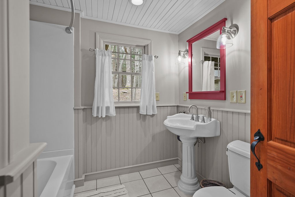 45 Ross Road Burrillville, RI 02859 - Photo 17 of 40 Gallery Image 17