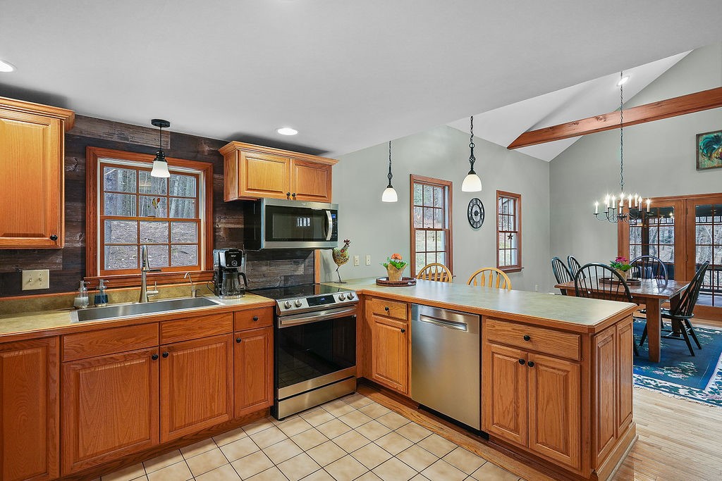 45 Ross Road Burrillville, RI 02859 - Photo 9 of 40 Gallery Image 9