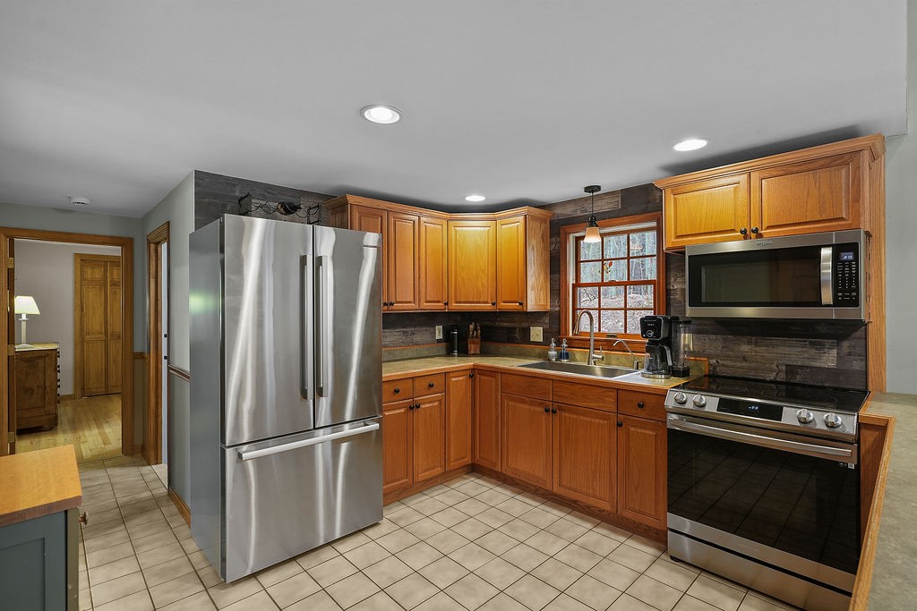 45 Ross Road Burrillville, RI 02859 - Photo 10 of 40 Gallery Image 10