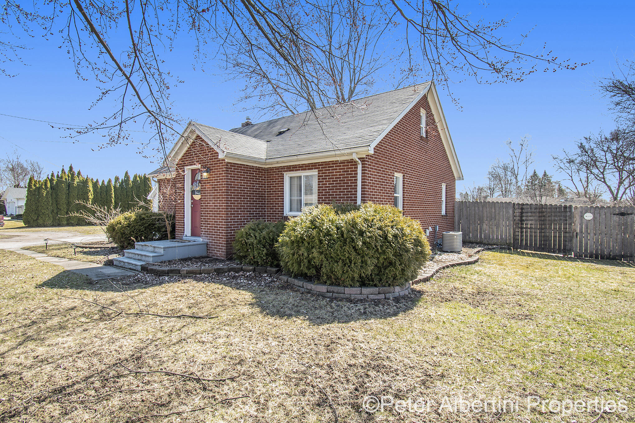 4451 Shattuck Road Saginaw, MI 48603 - Photo 3 of 18 Next Door Photos 4451_22