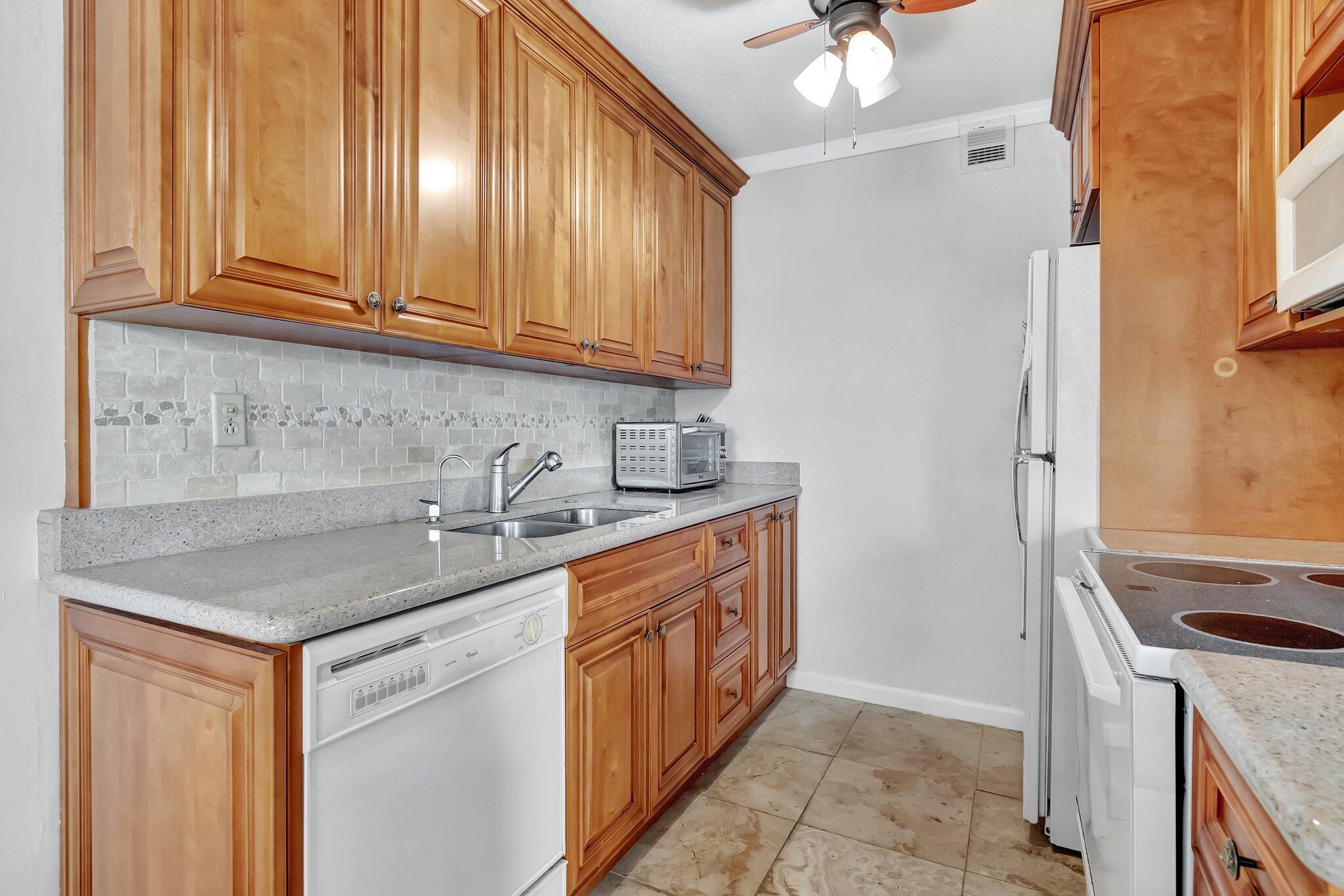 4018 Cornwall Drive Boca Raton, FL 33434 - Photo 9 of 84 23-web-or-mls-DSC_2992