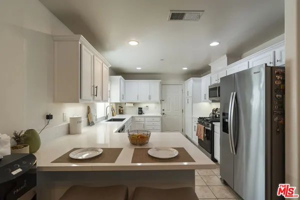 $729,000 | 15721 Cobalt Street, Unit 102, Sylmar, CA 91342