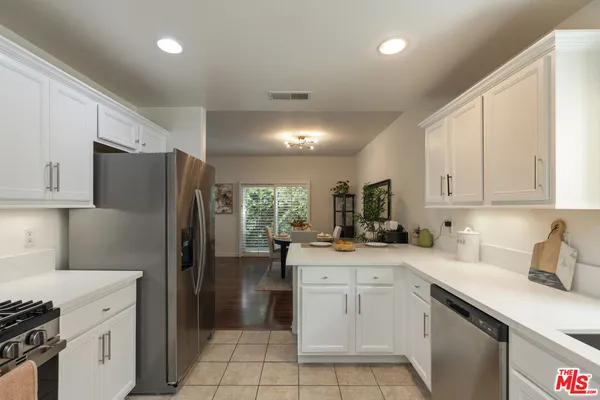 $729,000 | 15721 Cobalt Street, Unit 102, Sylmar, CA 91342
