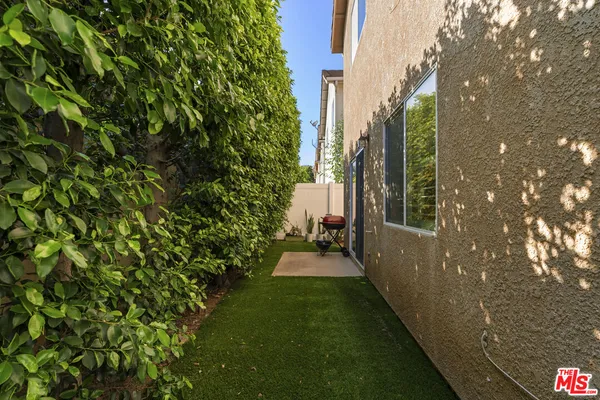 $729,000 | 15721 Cobalt Street, Unit 102, Sylmar, CA 91342