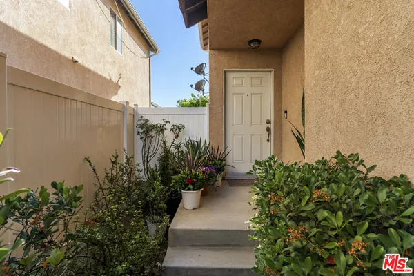 $729,000 | 15721 Cobalt Street, Unit 102, Sylmar, CA 91342