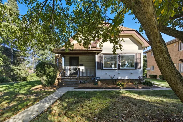 $324,900 | 3320 South 92nd Street, Milwaukee, WI 53227