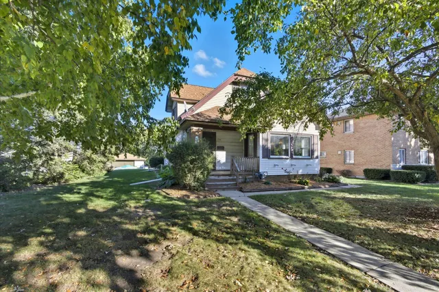 $324,900 | 3320 South 92nd Street, Milwaukee, WI 53227