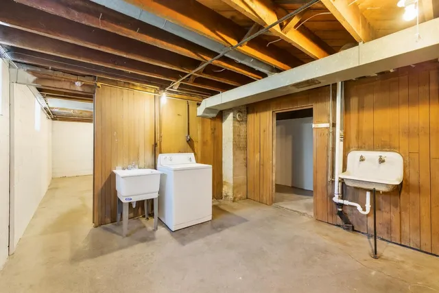 $324,900 | 3320 South 92nd Street, Milwaukee, WI 53227