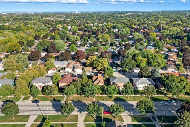 $324,900 | 3320 South 92nd Street, Milwaukee, WI 53227