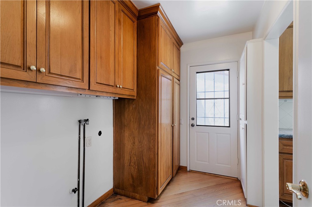 1549 Thompson Avenue Glendale, CA 91201 - Photo 14 of 33