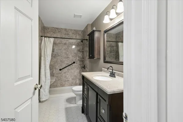 $940,000 | 15 Congress Lane, South River, NJ 08882