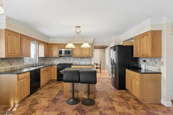 $940,000 | 15 Congress Lane, South River, NJ 08882