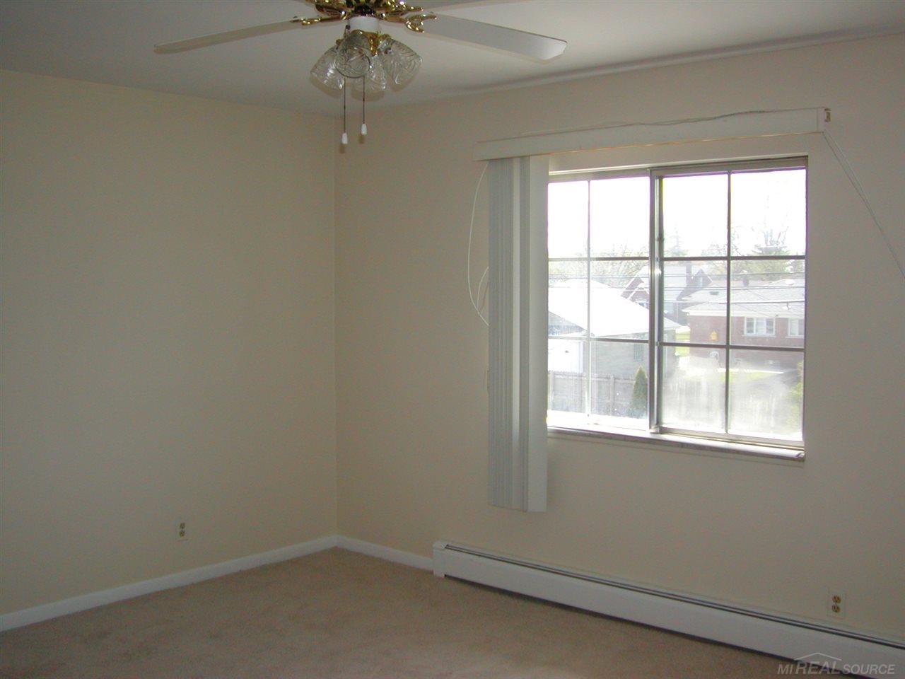 23321 Kelly Road, Unit 7 Eastpointe, MI 48021 - Photo 9 of 14