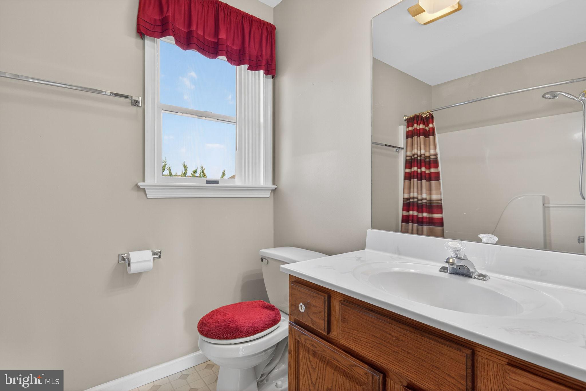 30 Red Maple Circle Palmyra, PA 17078 - Photo 31 of 38 Main bath shines w/solid surface counter