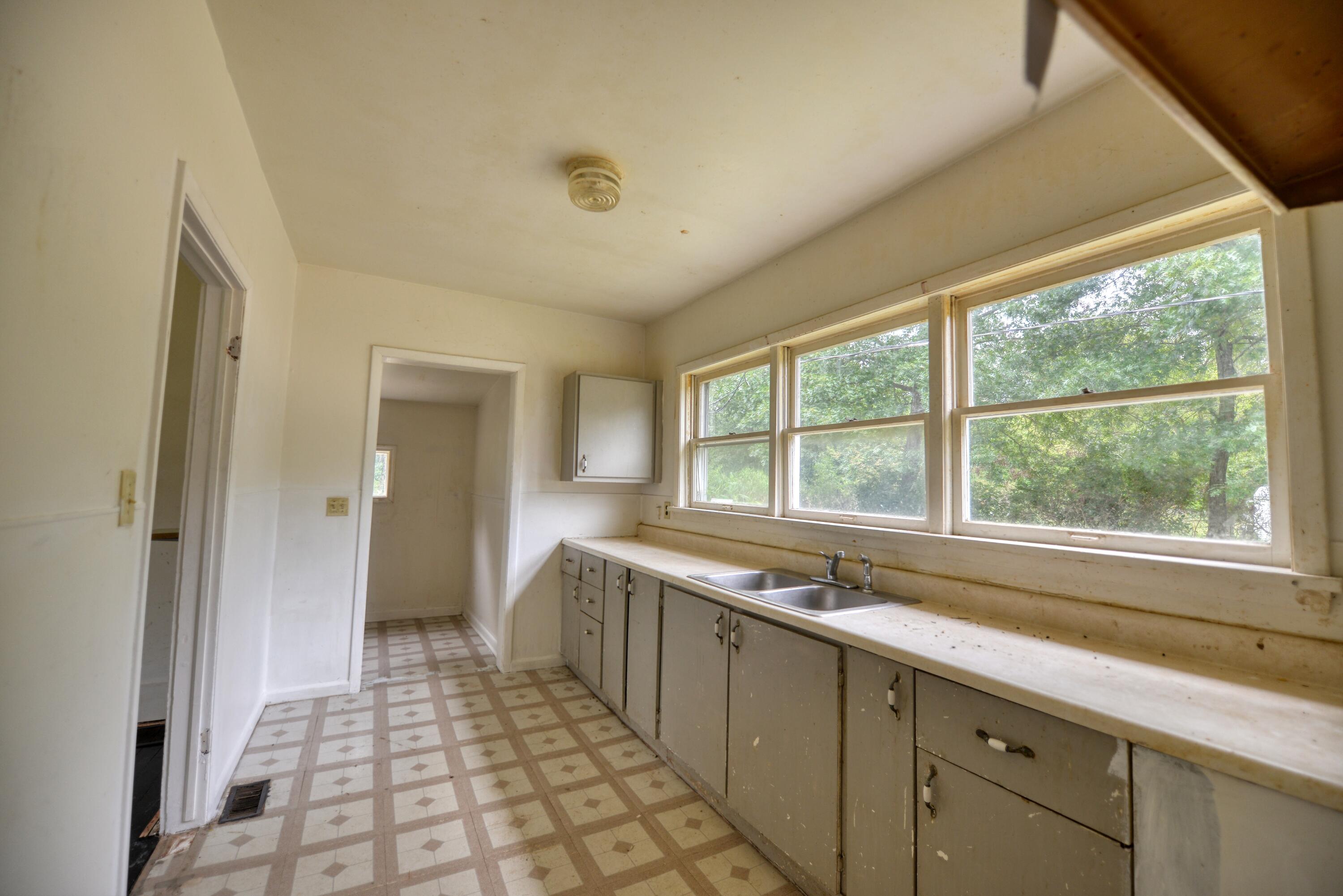 1323 Stateline Road Niles, MI 49120 - Photo 18 of 27 231323-Stateline-Dr-Niles-MI-49120