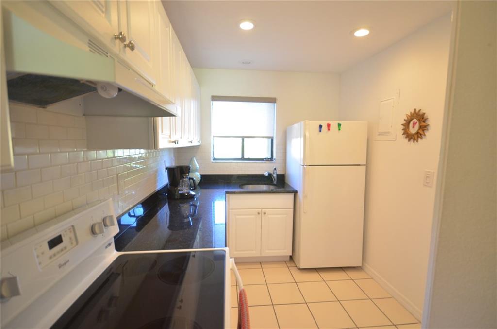 5333 Southeast Miles Grant Road, Unit I104 Stuart, FL 34997 - Photo 4 of 24 Gallery Image 4