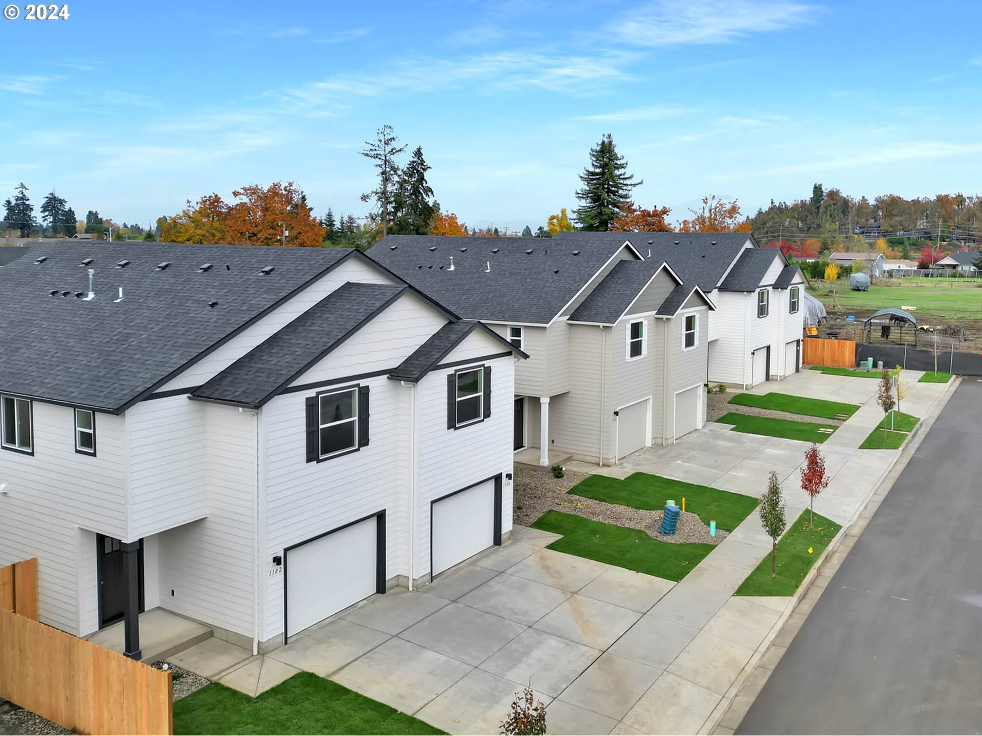 1152-1154 South 43rd Place Springfield, OR 97478 - Photo 2 of 40 Gallery Image 2