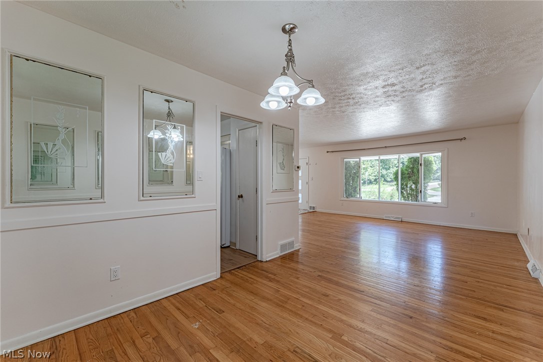 832 Trebisky Road Cleveland, OH 44121 - Photo 9 of 31