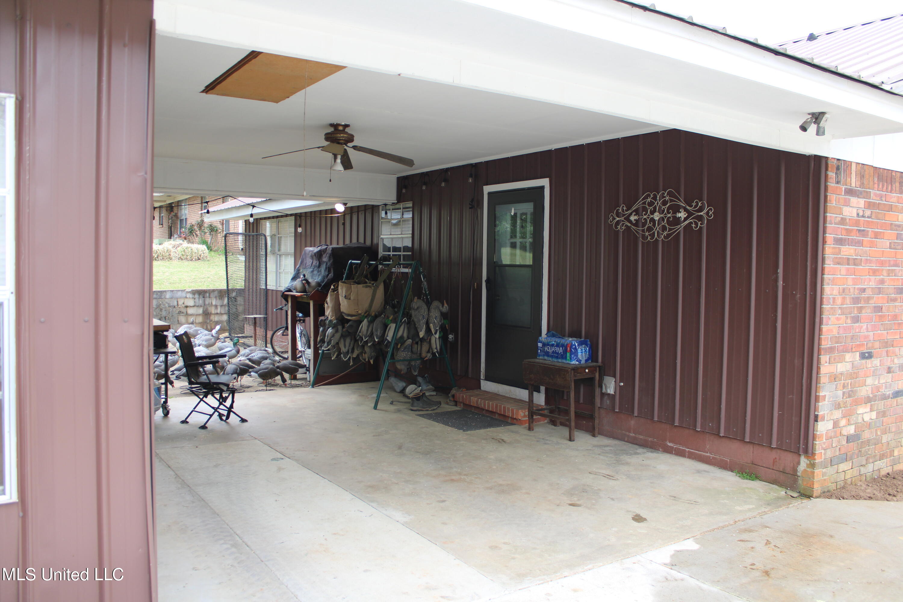 404 St Matthew Street Carthage, MS 39051 - Photo 8 of 27 IMG_2028
