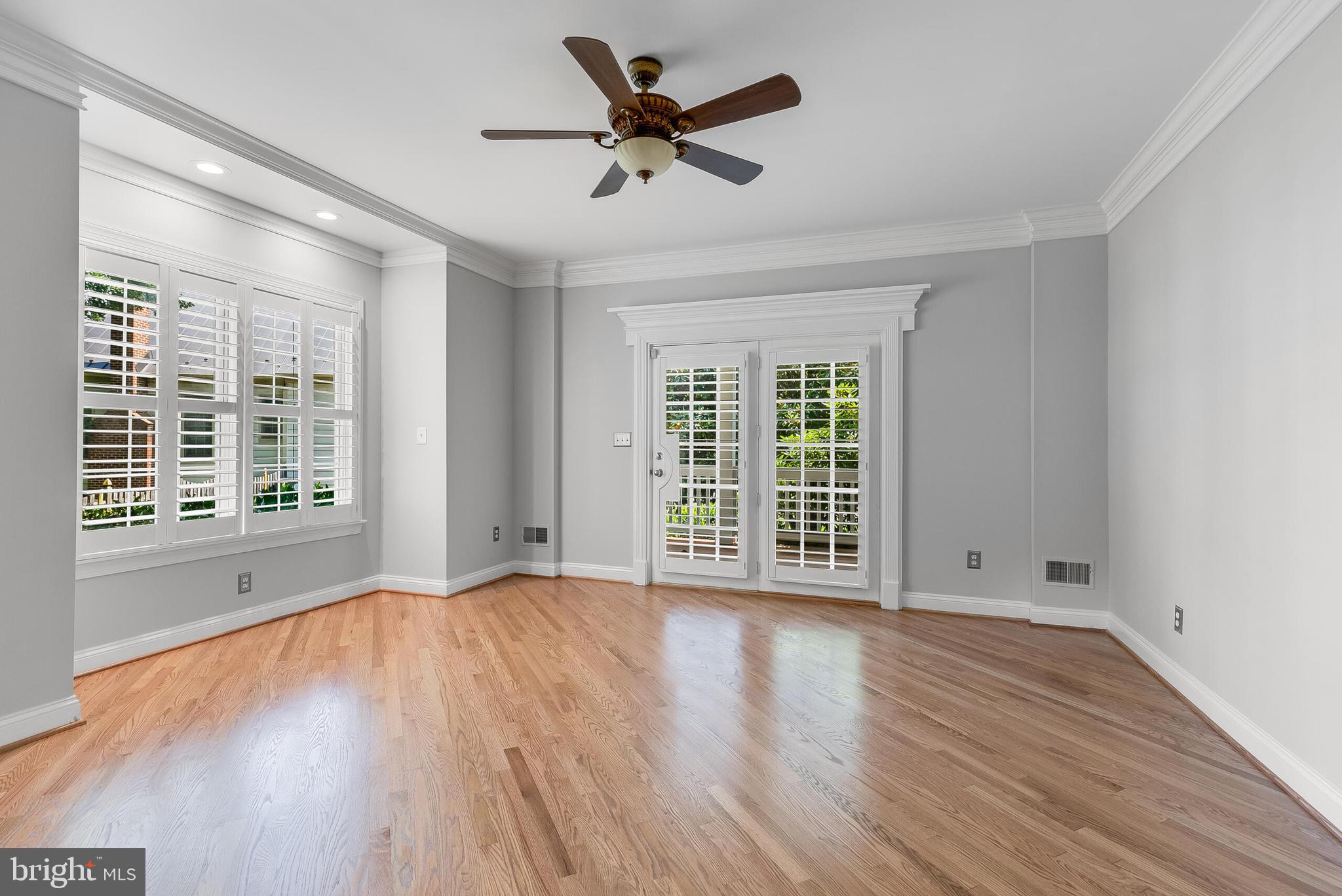 611 Catesby Court Southwest Leesburg, VA 20175 - Photo 40 of 96 1st level primary bed