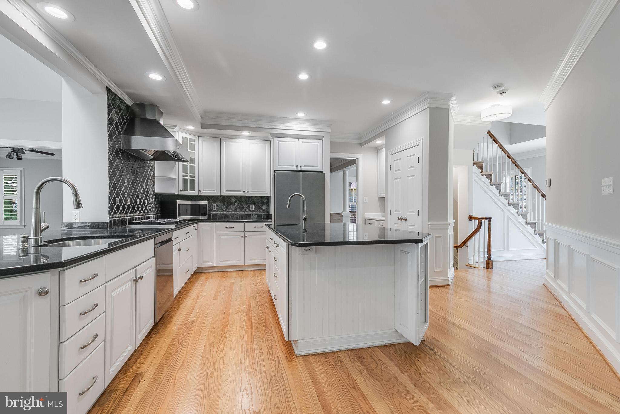 611 Catesby Court Southwest Leesburg, VA 20175 - Photo 7 of 96