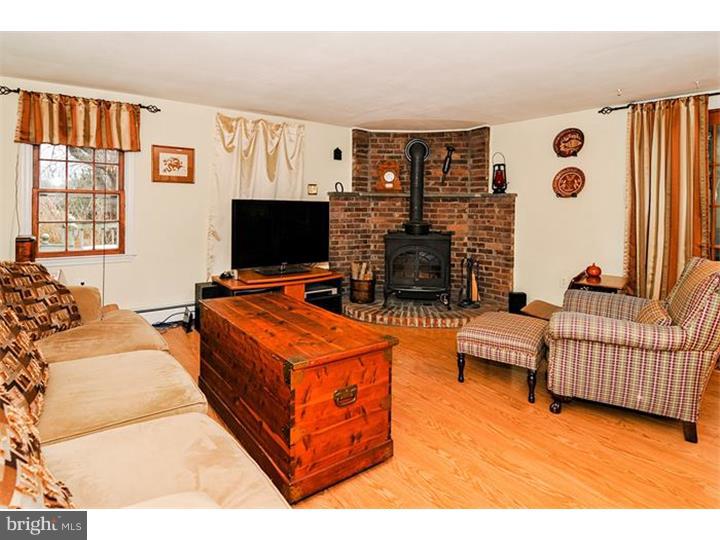 1322 Kulp Road Pottstown, PA 19465 - Photo 3 of 25 Family Room