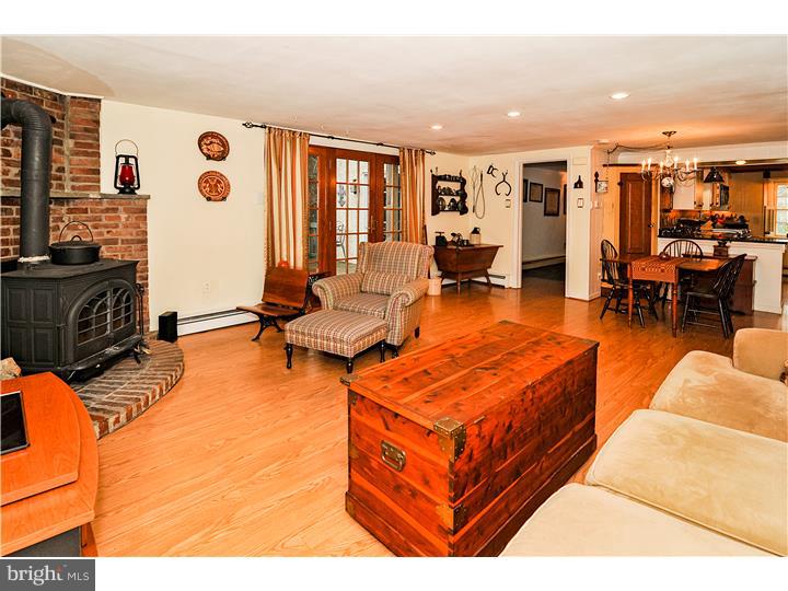1322 Kulp Road Pottstown, PA 19465 - Photo 21 of 25 Deck