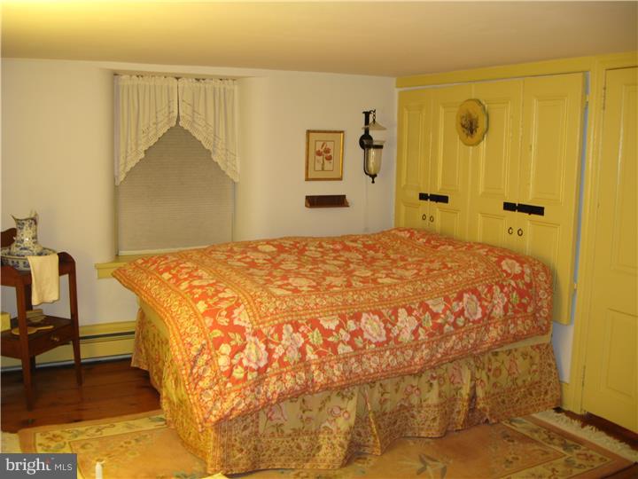 1322 Kulp Road Pottstown, PA 19465 - Photo 24 of 25 Guest Room