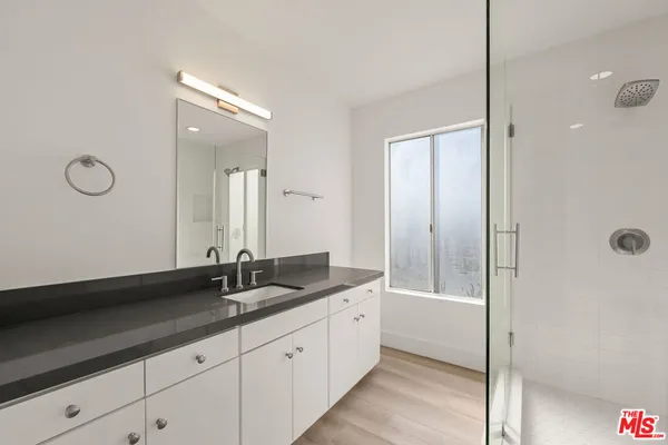 $7,499 | 6821 East Ocean Boulevard, Long Beach, CA 90803