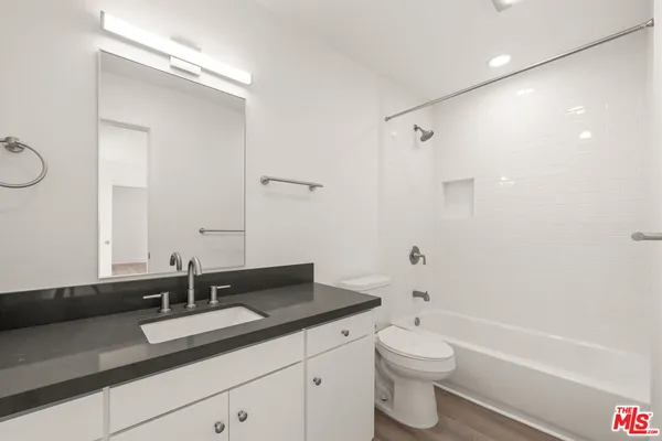 $7,499 | 6821 East Ocean Boulevard, Long Beach, CA 90803