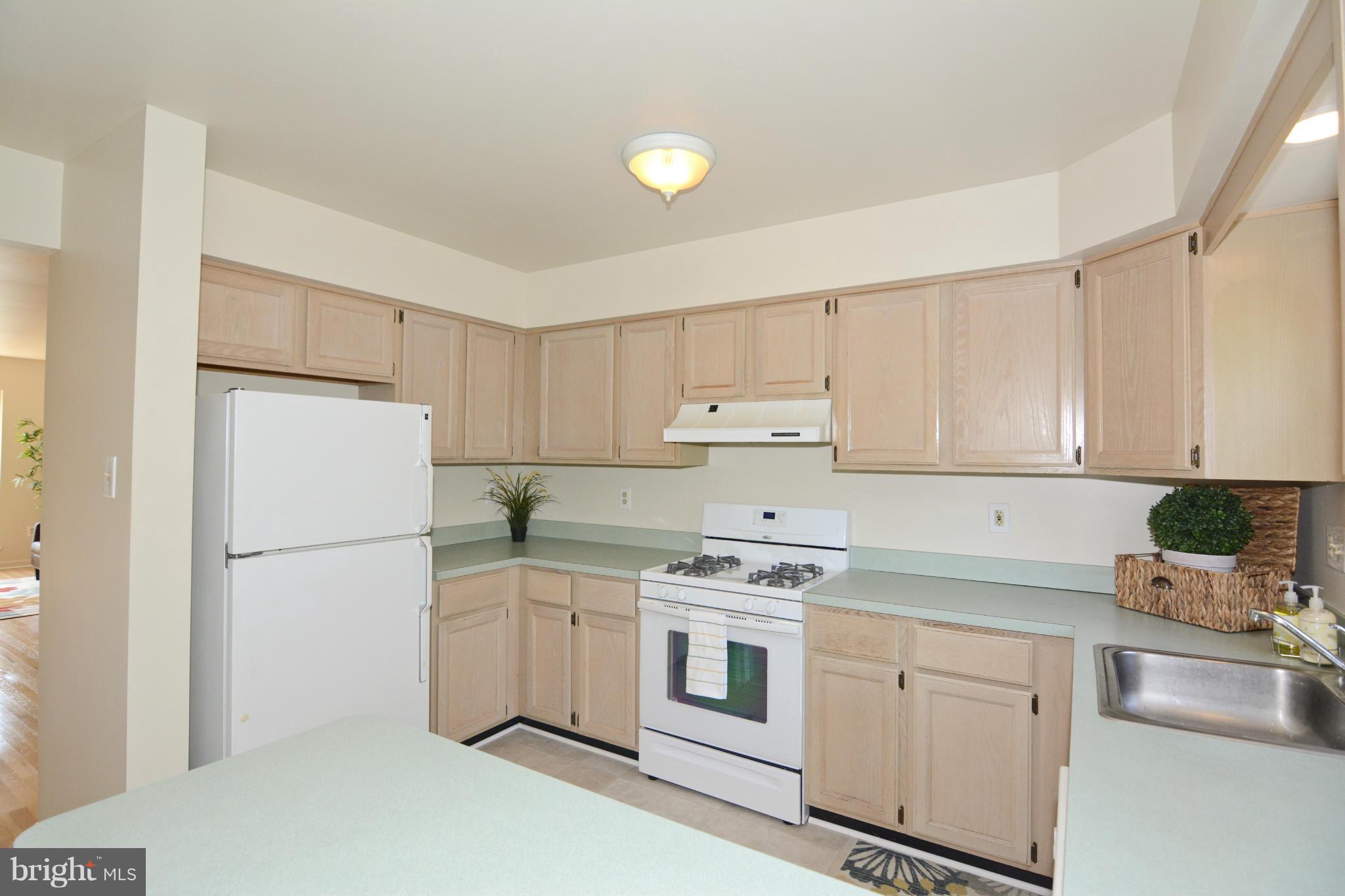 2439 Winding Ridge Road Odenton, MD 21113 - Photo 7 of 30 Kitchen