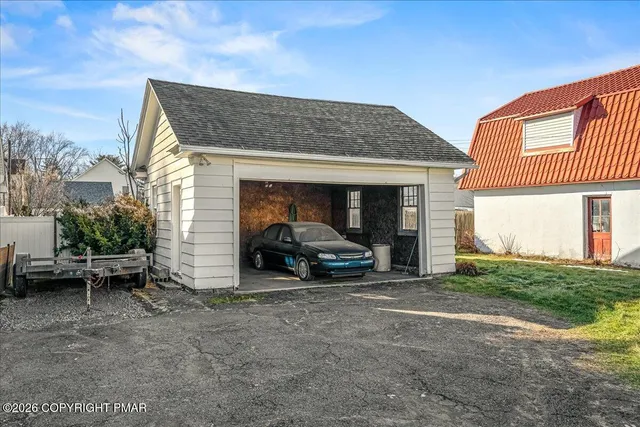 $369,900 | 86 Yeager Avenue, Forty Fort, PA 18704